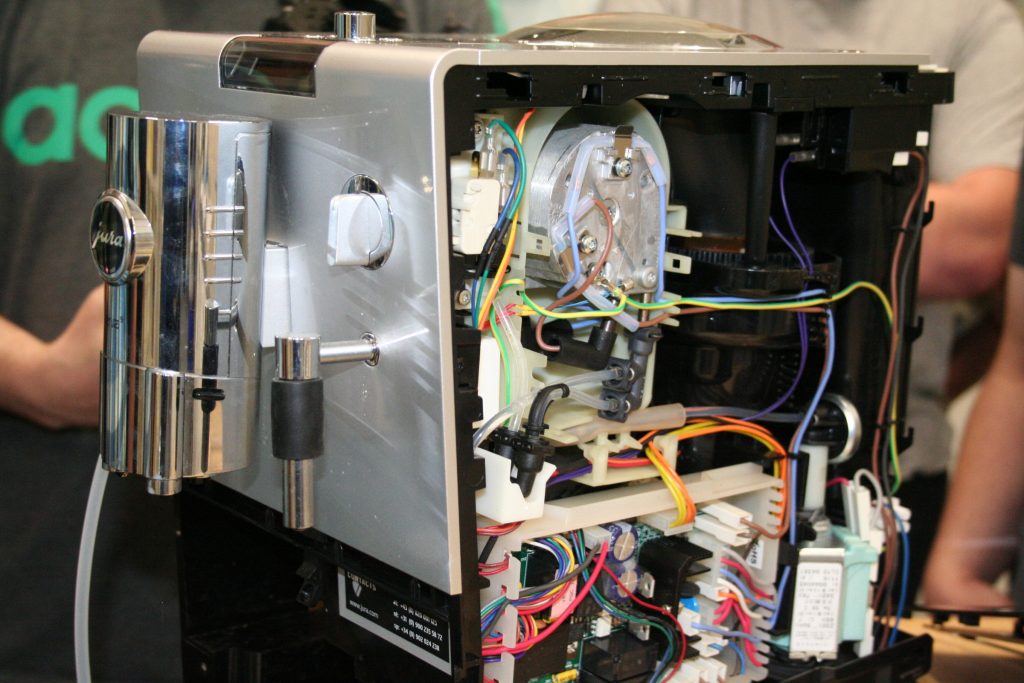 Kaffee_Maschine_Reparatur_offen_Jura