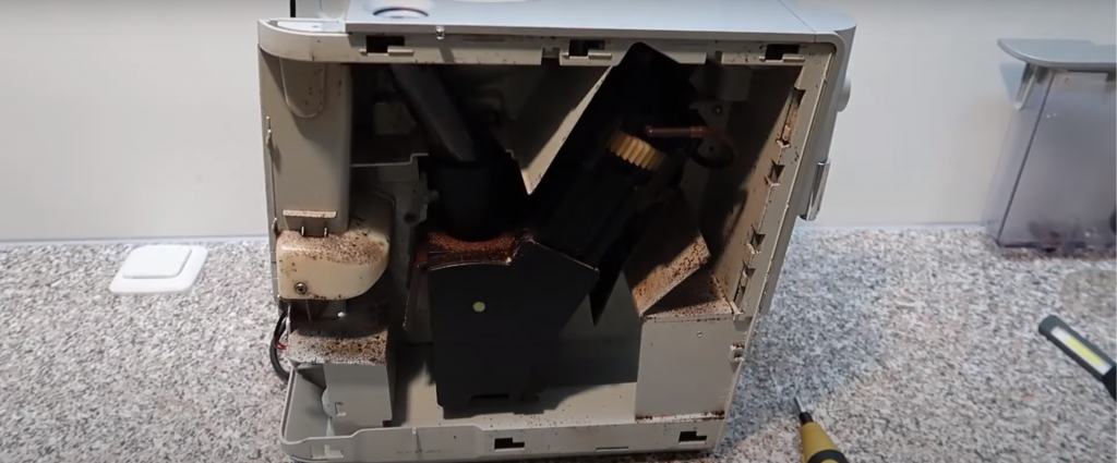 Kaffee_Maschine_Vollautomaten_Wartung_Reinigunga