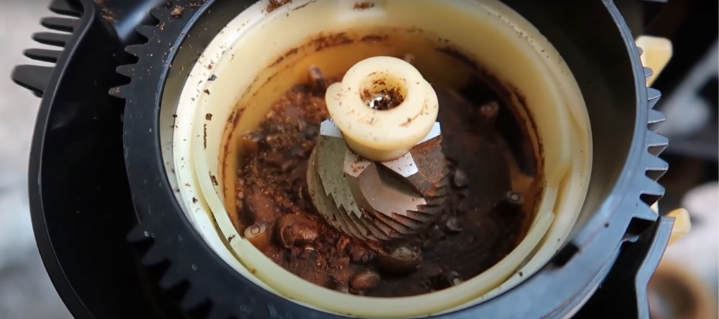 Kaffee_Maschine_Vollautomaten_Wartung_Reinigunga